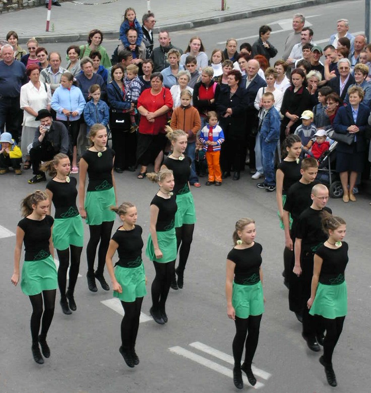 Pokaz tacw irlandzkich-bez  muzyki-ta bya dopiero na scenie.