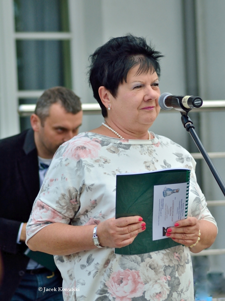 Maria Winiewska - dyrektor Miejskiej Biblioteki Publicznej w Sierpcu - w roli prowadzcej Narodowe Czytanie Lalki. Bya take, wraz z Ew Karolewsk, autork scenariusza imprezy.