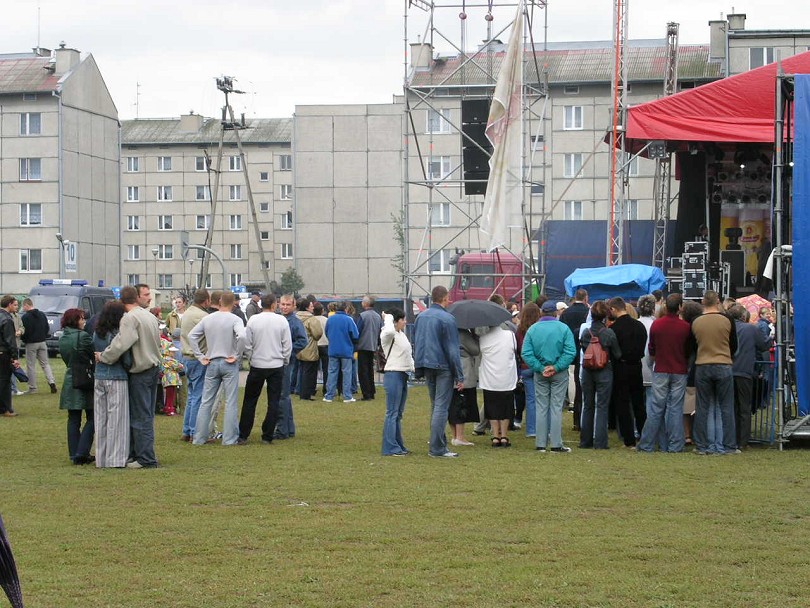 ...pocztkowo nielicznie...