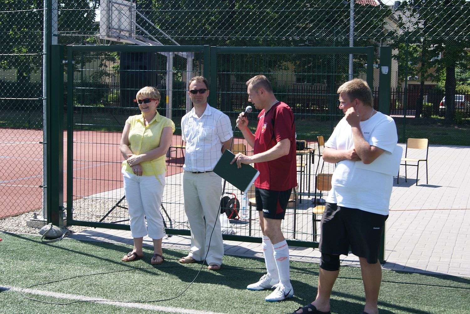 Krystyna Siwiec, dr Karol ukasiak, Mariusz Turalski i ukasz Wrblewski poprowadzili wspnie ceremoni dekoracji druyn