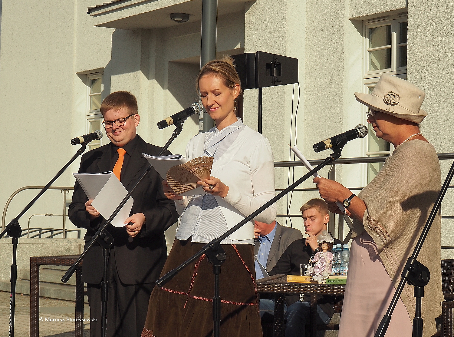 W kolejnej ze scen mielimy okazj podziwia role kobiece: hrabina Karolowa - Barbara Wierzbicka i Izabela cka - Magdalena Staniszewska