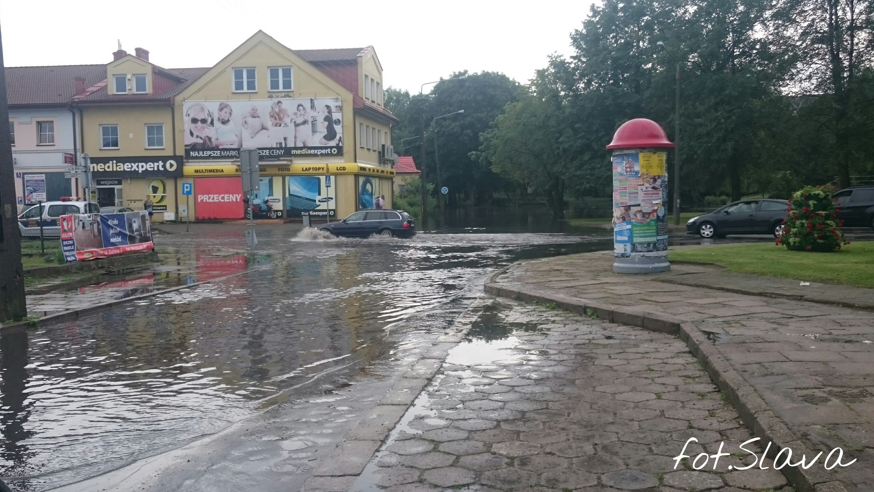 Sierpc (plac Chopina) po ulewie, 29 czerwca 2017 r.