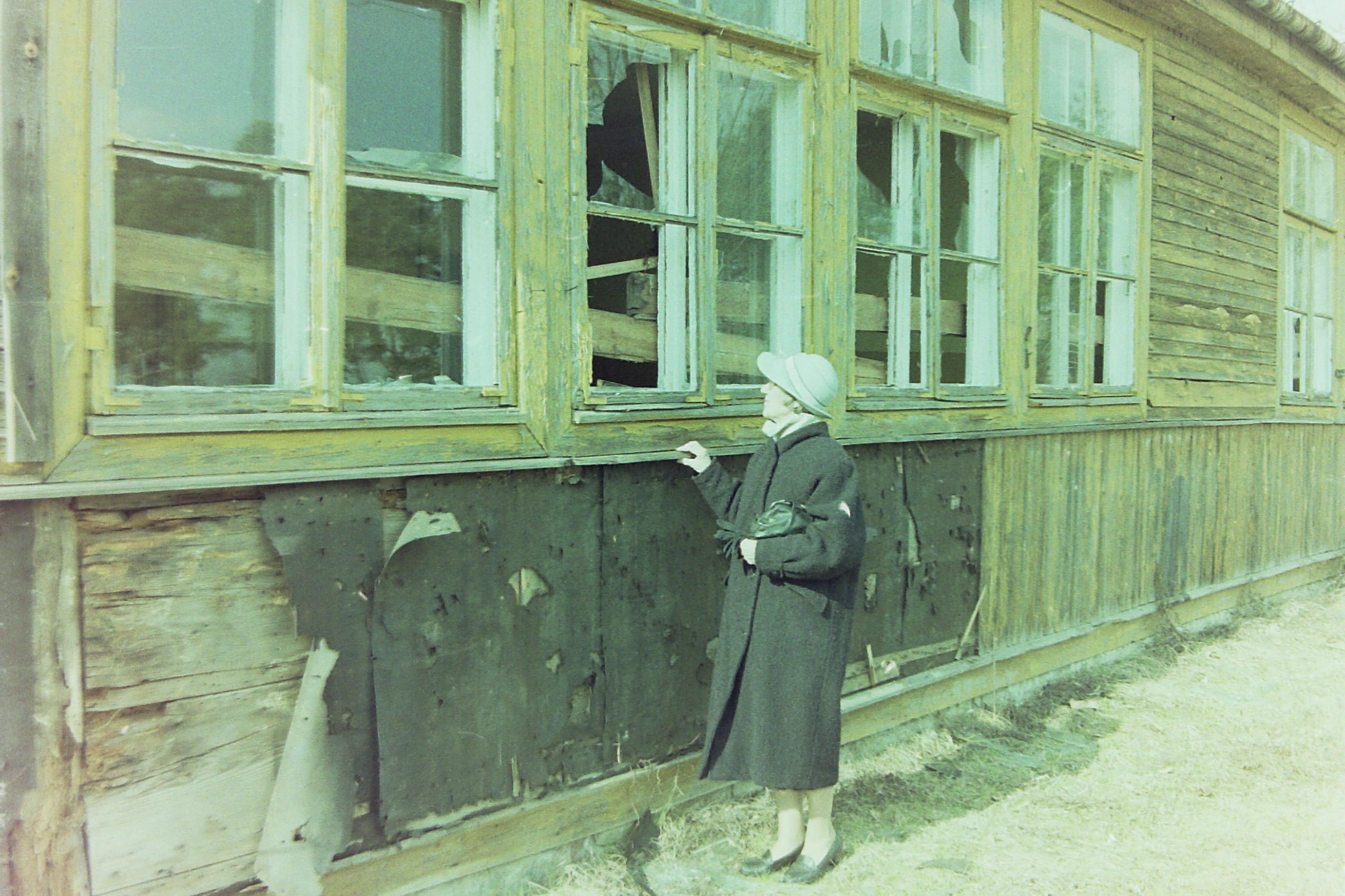 Smutna konfrontacja wspomnie� i&nbsp;wsp�czesno�ci... W&nbsp;1998&nbsp;r. Stefania G�uchowska po kilku dekadach ponownie odwiedzi�a Klary i&nbsp;budynek szko�y, w&nbsp;kt�rej uczy�a w&nbsp;latach 50.