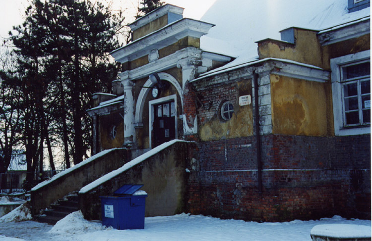 Dworzec PKP - pomnik przemijania.