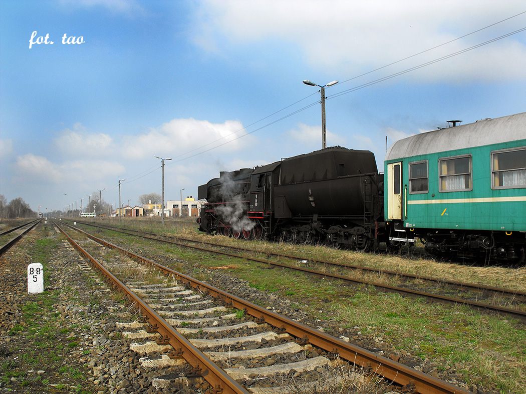 Stacja Sierpc. Parowozy typu Ty-2 jeszcze nie tak dawno krloway na naszych torach, duma naszej parowozowni...,  teraz Ty-2 953 z Chabwki 