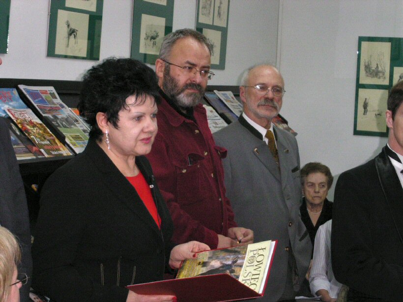 Spotkanie otworzya Maria Winiewska. Obok dwaj <I>winowajcy</I>  - <B>Ryszard Suty</B> (z prawej) i <B>Leszek Mroczyski</B> (w rodku).