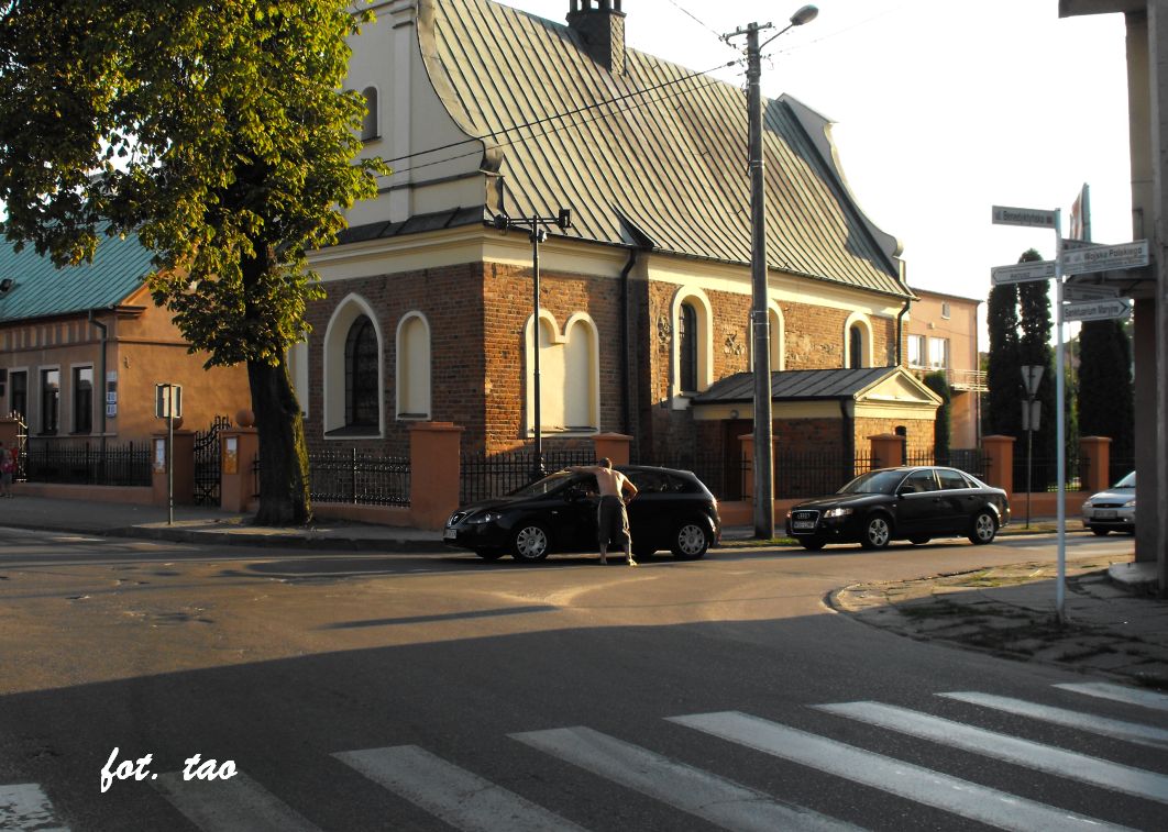 Nasi mieszkacy starali si jak najdokadniej kierowa przyjezdnych by unikali korkw przy ul. Wojska Polskiego, 14.08.2010 r.
