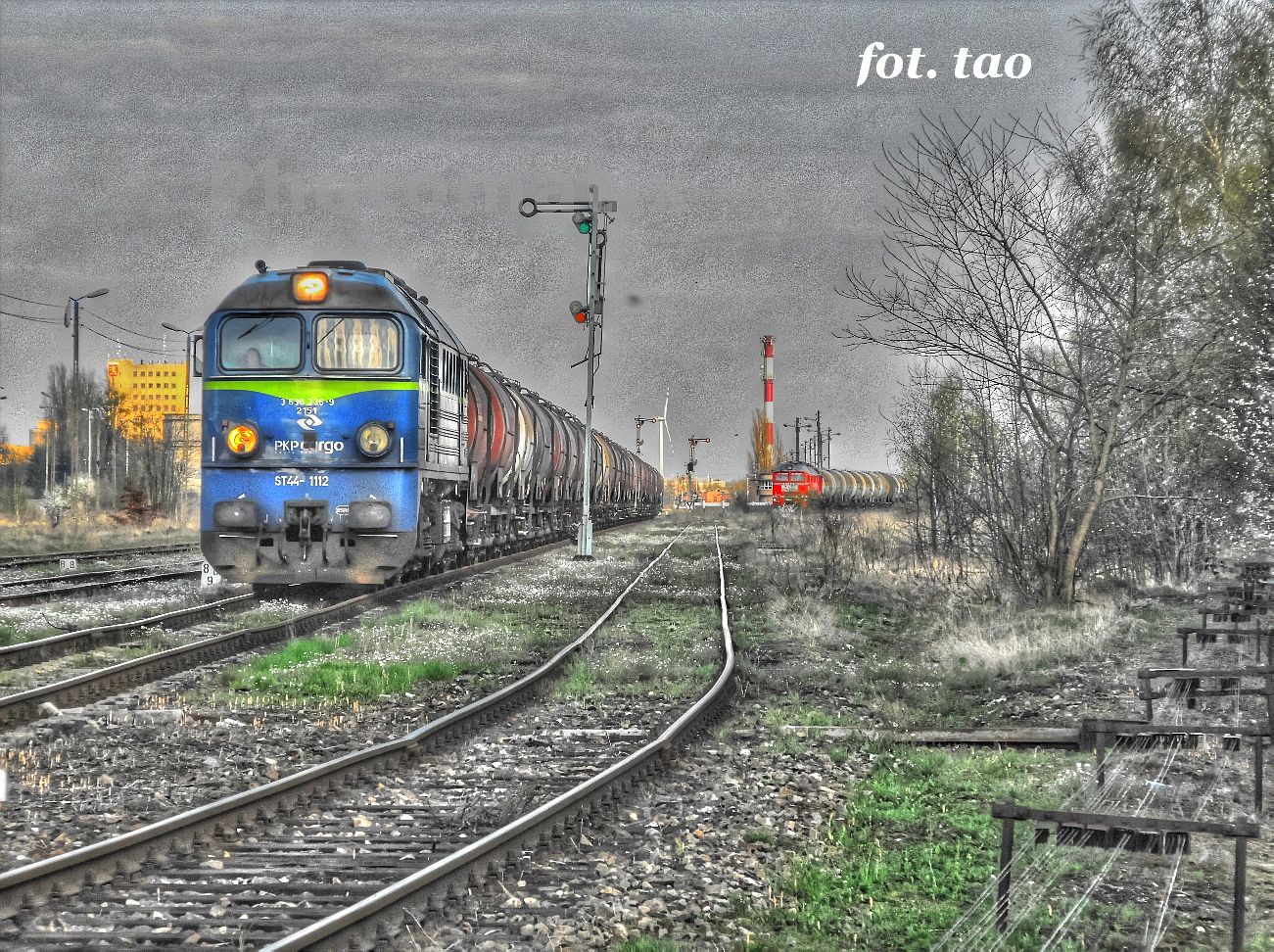 Przewoźnicy PKP Cargo i KolTrans Orlen na stacji w Sierpcu. Foto w technice Photomatix, 25.04.2012 r.