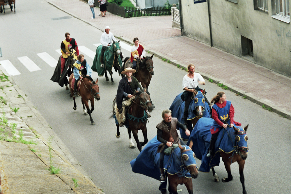 W drodze na Grunwald - przejazd rycerzy ulic Wojska Polskiego, lipiec 2009 r.