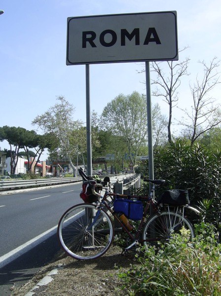 Wielkanoc. Wjazd do Rzymu. Na liczniki dokadnie 2155 kilometrw.