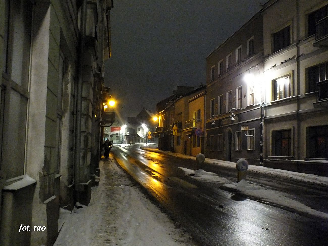 Spacer w&nbsp;sylwestrowy wiecz�r 31.12.2025&nbsp;r. Pocz�tek ul. P�ockiej, a&nbsp;po prawej stronie budynek 