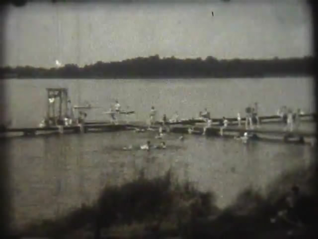 Kadr filmu z 1969 roku ukazujcego wypoczynek w orodku w Szczutowie.
