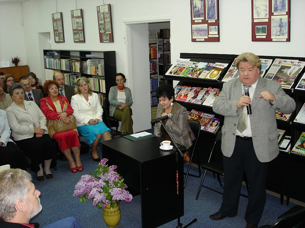 Mdro wykadu oraz sposb, w jaki Waldemar Smaszcz go przekaza, wprowadzia w zadum zgromadzon w Czytelni publiczno